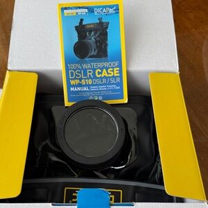 DiCaPac 100% waterproof DSLR case